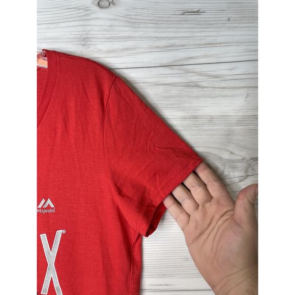 Boston Red Sox Shirt Womens Medium Red MLB Baseball V Neck Graphic Tee Top - Picture 3 of 11